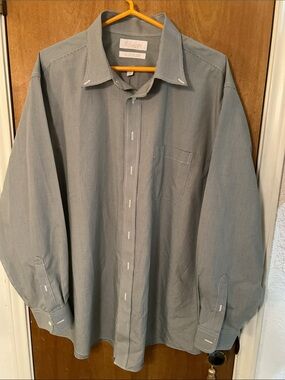 Men’s Gold label Roundtree & Yorke Shirt. NWOT. Gray.